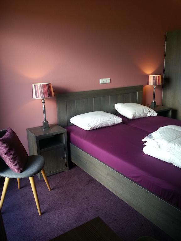 Hotel Boerderij Restaurant De Gloepe Diffelen Room photo